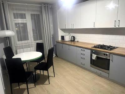 квартира за адресою Жасминова вул., 10