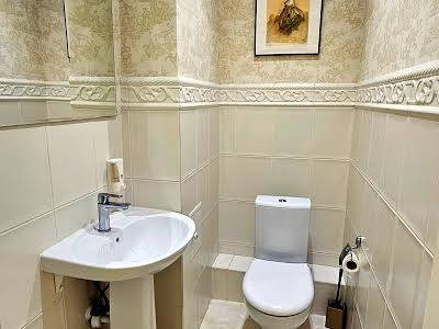 квартира за адресою Анни Ахматової вул., 13