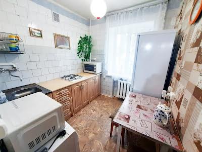 квартира за адресою Верховної Ради бульв., 31