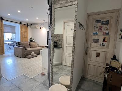 квартира за адресою Патріарха Мстислава Скрипника вул., 48-А