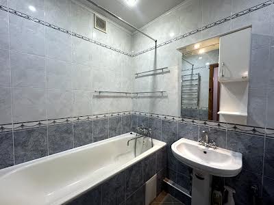 квартира за адресою Мілютенка вул., 17-В