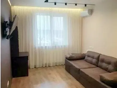 квартира за адресою Сім'ї Кульженків вул. (Петра Дегтяренка), 37