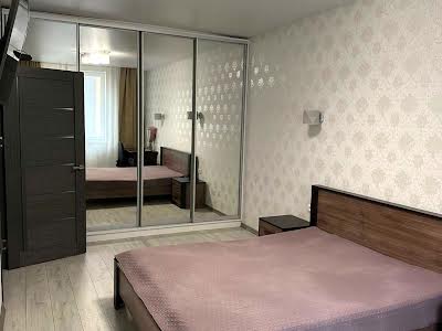 квартира за адресою Михайлівська вул., 8