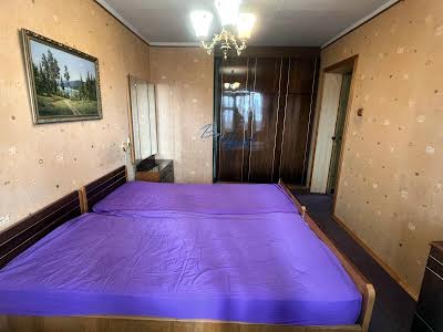 квартира за адресою Ревуцького вул., 8