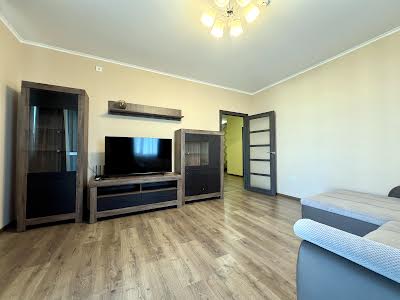 квартира за адресою Ревуцького вул., 40г