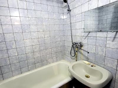 квартира за адресою Леоніда Бикова бульв., 5