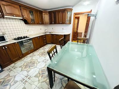 квартира за адресою Вербицького вул., 5