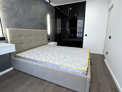 квартира по адресу Крайковского ул., 1