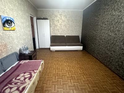 квартира за адресою Анни Ахматової вул., 43