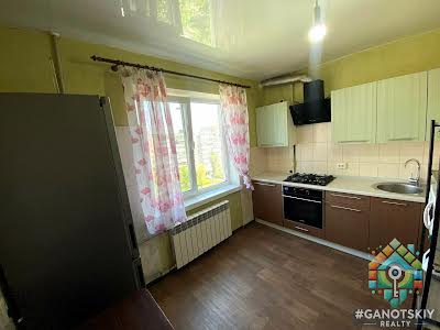 квартира за адресою Героїв просп., 32