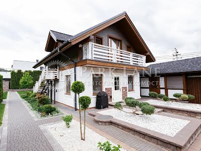 будинок за адресою с. Лісники, Виноградна вул.