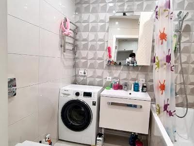 квартира за адресою Патріарха Мстислава Скрипника вул., 48-А