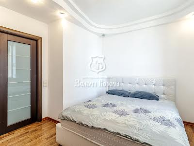 квартира за адресою Саперно-Слобідська вул., 22