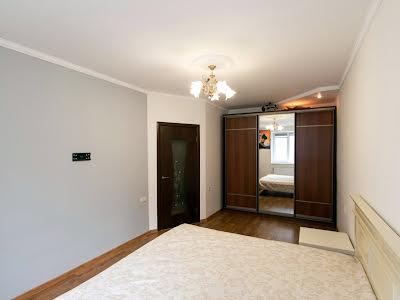 квартира по адресу Довженка, 27г