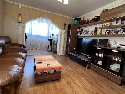 квартира за адресою Євгена Чикаленка вул., 75