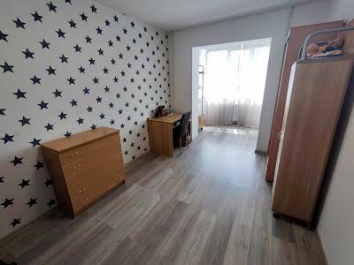 квартира за адресою Героїв просп., 18