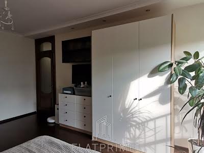 квартира за адресою Регенераторна вул., 4 к1