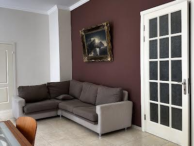 квартира за адресою Шота Руставелі вул., 33-Б