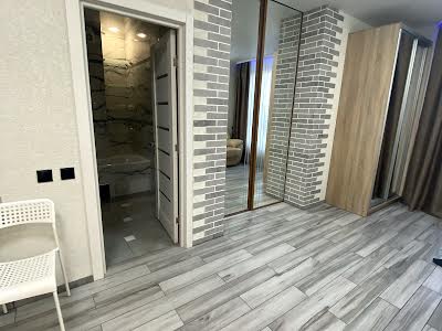квартира за адресою Олени Теліги вул., 25