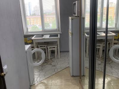 квартира за адресою Героїв полку 
