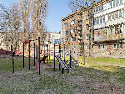 комерційна за адресою Максима Токарева вул. (Вузівська), 4