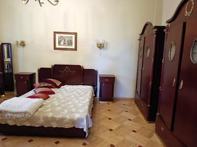 квартира за адресою Кирила і Мефодія вул., 17