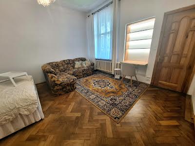 квартира за адресою Євгена Коновальця вул. (), 23