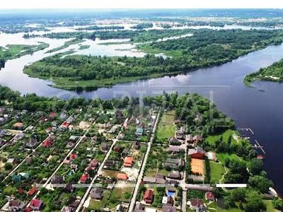 будинок за адресою с. Вишеньки, Квіткова