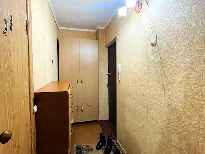 квартира за адресою Халаменюка вул., 10