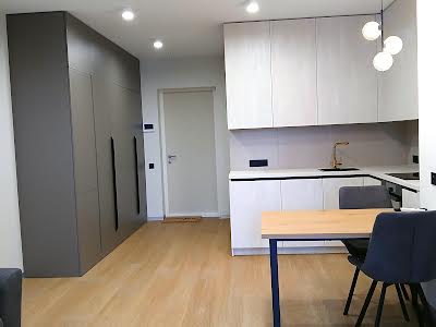 квартира за адресою Драгоманова вул., 31-А
