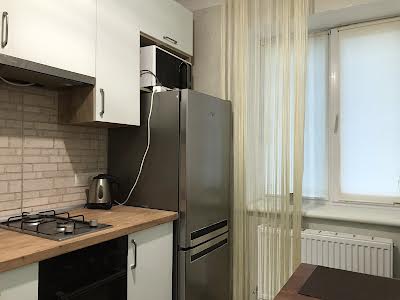квартира за адресою Олега Ольжича вул., 8