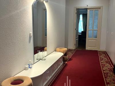 квартира за адресою Заньковецької вул., 4