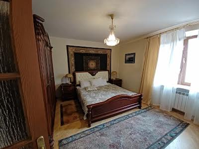 квартира за адресою Тролейбусна вул., 7