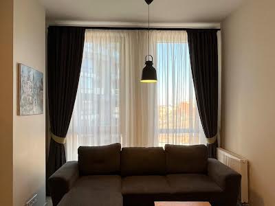 квартира за адресою Під Дубом вул. (Космонавтів), 24