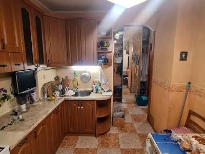 квартира за адресою Каштанова вул., 13
