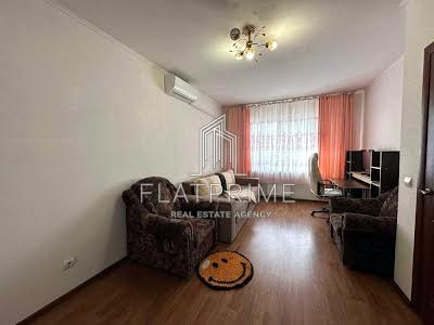 квартира за адресою Русовой 7, 7