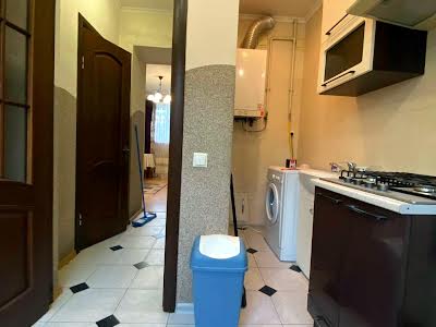 квартира за адресою Луцького Остапа, 5а