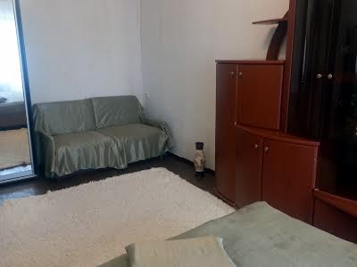 квартира за адресою Олени Теліги вул., 15