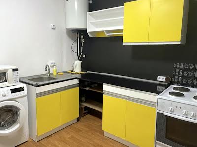 квартира за адресою Академіка Булаховського вул., 15а