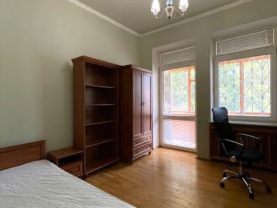 квартира за адресою Обсерваторна вул., 10