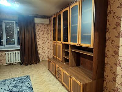 квартира за адресою Драгоманова вул., 17