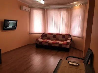 квартира за адресою Середньофонтанська вул., 19-А