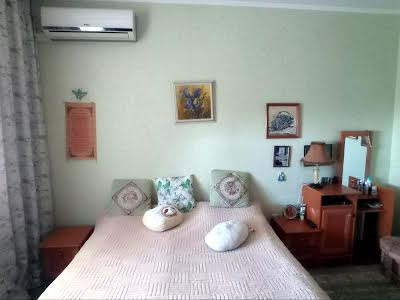 квартира за адресою Соснова вул., 10