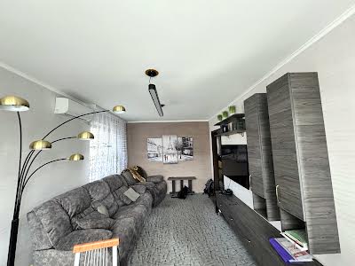 квартира за адресою Осіння вул., 10