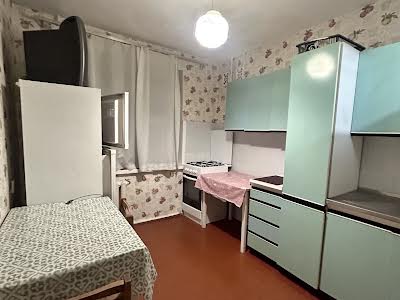 квартира за адресою Нововокзальна вул., 21