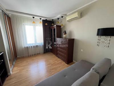 квартира за адресою Драгоманова вул., 1