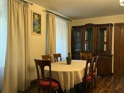 квартира за адресою Підвальна вул., 9