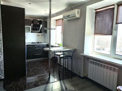квартира по адресу Нижнеднепровская ул., 4