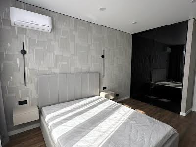 квартира за адресою Свободи вул., 1-C