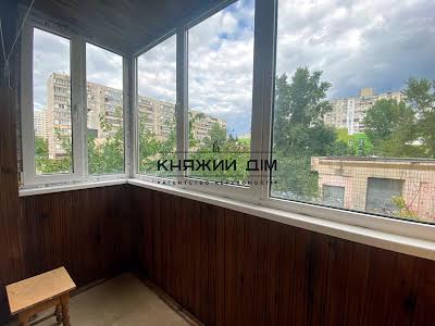 квартира за адресою Лариси Руденко вул., 13